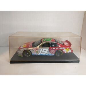 2002 Jeremy Mayfield #19 Dodge Muppets 25th MAC Tools Action Nascar 1/24 Scale